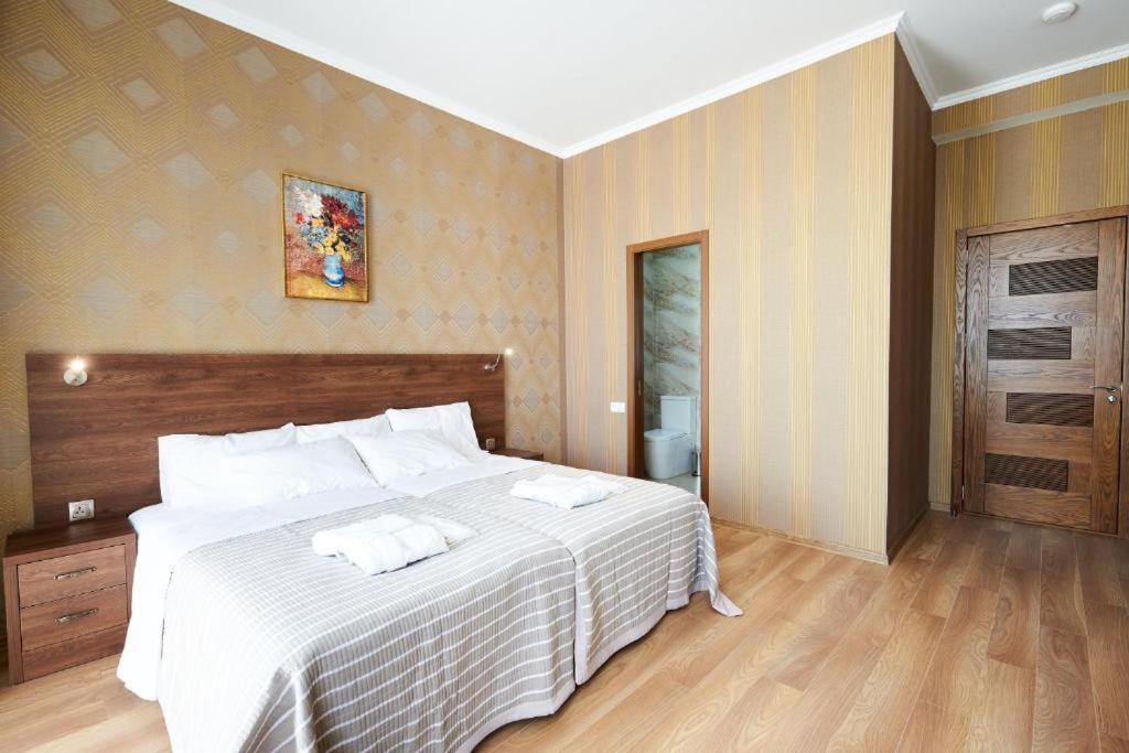 The Hilltop Skyline Hotel Tbilisi Exterior photo