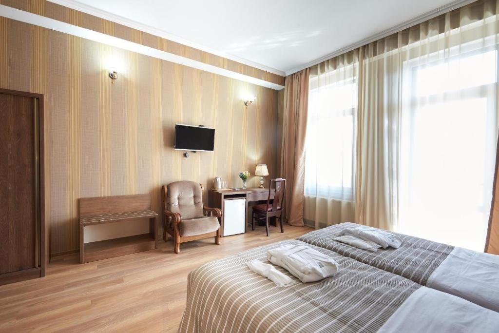 The Hilltop Skyline Hotel Tbilisi Exterior photo